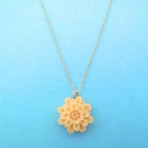 Tarte - Soft Creme Flower Goldfilled, Necklace